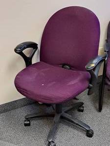 lot 50 image: Rolling Office Arm Chair