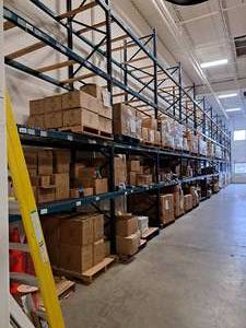 lot 23 image: Pallet Racking - 19 Uprights (x12), 8 Cross Beams (x88), 43x46 Grates (x44)