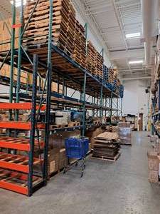 lot 29 image: Pallet Racking - 18 Uprights (x6), 8 Cross Beams (x30), 43x46 Grates (x10)