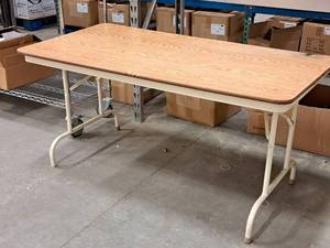 lot 125 image: 60 Folding Table