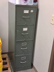 lot 141 image: Metal File Cabinet 4-drawer