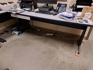 lot 142 image: Office Desk