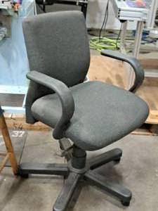 lot 164 image: Rolling Office Arm Chair