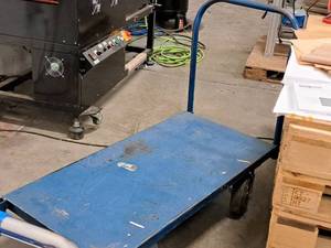 lot 166 image: Rolling Utility Cart