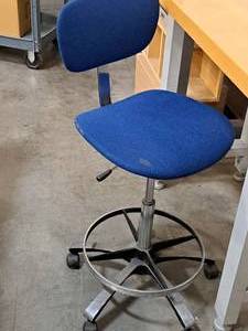 lot 179 image: Rolling Chair