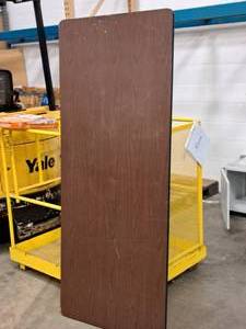 lot 125A image: 6 Folding Table