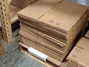 lot 200 image: Lot of (41) Cardboard Flats 11-14x8-34x12