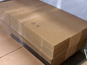 lot 206 image: Lot of (36) Cardboard Flats 29x17x7
