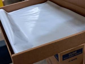 lot 222 image: Uline Tear-Proof Self-Seal Polyethylene Mailers - 14-12x19, 19x24
