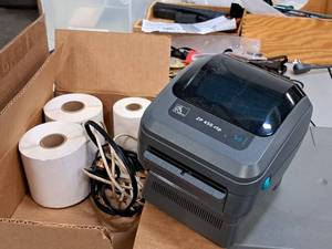 lot 274 image: Zebra Thermal Label Maker ZP 450 ctp with (2 Rolls) Labels