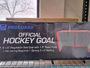 lot 321 image: Proguard Sports Official Hockey Goal 8900 4x6 (New in Box)