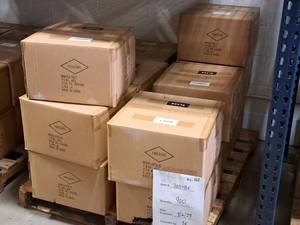 lot 500 image: Lot of (700) Proguard Size Adult Walking Blade Mates