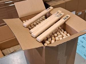 lot 723 image: Lot of (50) Junior Oval 11 Wood End Plugs