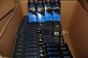 lot 3319 image: Lot of (50 Pairs) ProGuard 96 BlackWhite Classic Hockey Lace