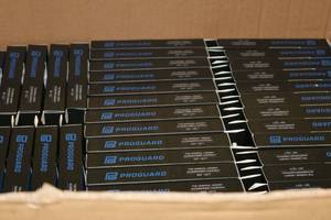 lot 3427 image: Lot of (40 Pairs) ProGuard 72 Waxed WhiteBlack Hockey Lace