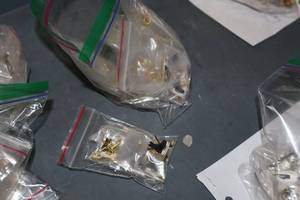 lot 3842 image: Lot of (6 Bags) Hockey Skate Pins 6-count ( 36 total items )