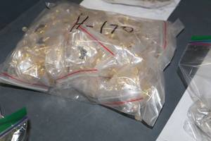 lot 3845 image: Lot of (50) Hockey Skate Pins