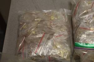 lot 3895 image: Lot of (50 Bags) She Shoots She Scores Pins 6-count ( 300 total items )