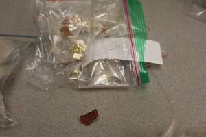 lot 3897 image: Lot of (6 Bags) Hockey Mom Pins 6-count ( 36 total items )