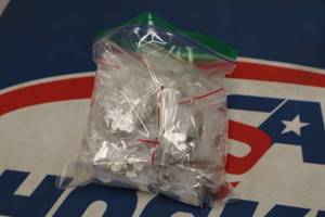 lot 3933 image: Lot of (15 Bags) Bear On Ice White Pins 6-count ( 90 total items )