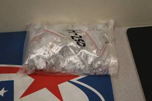 lot 3934 image: Lot of (50 Bags) Bear On Ice White Pins 6-count ( 300 total items )