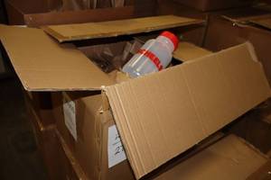 lot 3975 image: Lot of (24) Scheels Water Bottle PushPull Cap