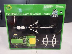 Ertl Model 140 Lawn and Garden Tractor Set, 116 Scale
