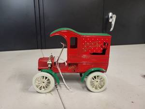 Ertl Replica 1905 Fords 1st Delivery Car Coin Bank