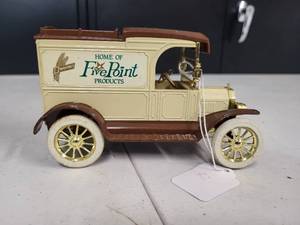 Ertl Replica 1913 Model T Van Coin Bank