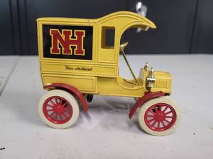 Ertl Replica 1905 Fords First Delivery Car New Holland Coin Bank