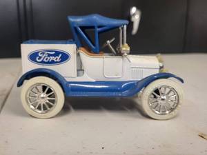 Ertl Replica Ford 1918 Model T Runabout Coin Bank