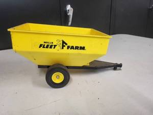 Fleet Farm Box Wagon (No Brand)