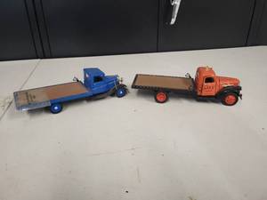 Ford 1934 Flat Bed 132 Scale & Chevy Flat Bed 132 Scale