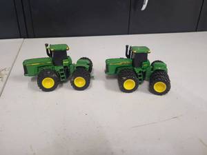 John Deere Tractor Lot (2 Pieces)