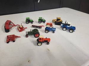 Cat, Duetz, Case, Allis Chalmers, Challenger & Implement Mixed Lot (22 Pieces)