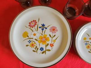 Dishes & glasses - Set of 4 floralivory flower dishes, two ornate wine goblets, 2 plain goblets, five small glasses