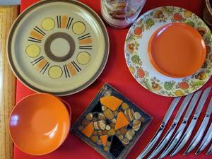 Retro kitchen lot with Les Kouba insulated pitcher