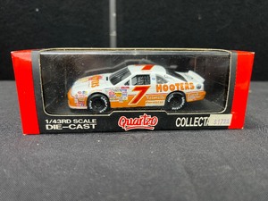 lot 98 image: 143 Hooters Die Cast