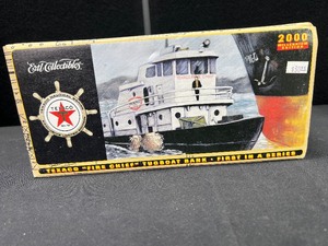 lot 16 image: Texaco Fire Chief Die Cast Bank