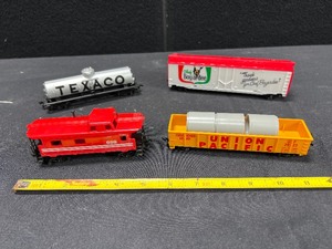lot 308 image: Various Train Engine and Cars