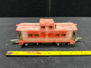 lot 316 image: Vintage Train Caboose