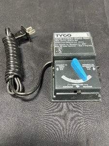 lot 320 image: Train Tyco Pak Electric Box