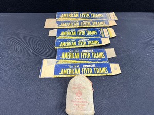 lot 322 image: American Flyer Train Cardboard Boxes And Lionel Coal Sack
