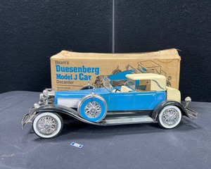 lot 86 image: Duesenberg Model J  Decanter