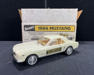 lot 87 image: 1964 Ford Mustang Decanter