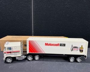 lot 56 image: Ford Motorcraft 18 Wheeler Die Cast