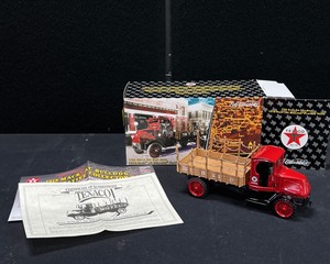 lot 48 image: 132 1918 MACK AC Bulldog Flatbed Truck