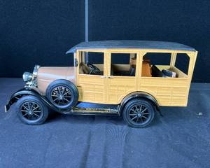 lot 79 image: 1929 Model A Ford Woodie Station Wagon Decanter NOS