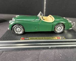lot 9 image: 124 Die Cast 1948 Burago Italy Jaguar XK 120 Roadster NOS