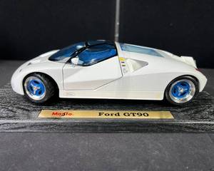 lot 32 image: 118 Die Cast Maisto Special Edition Ford GT 90 NOS